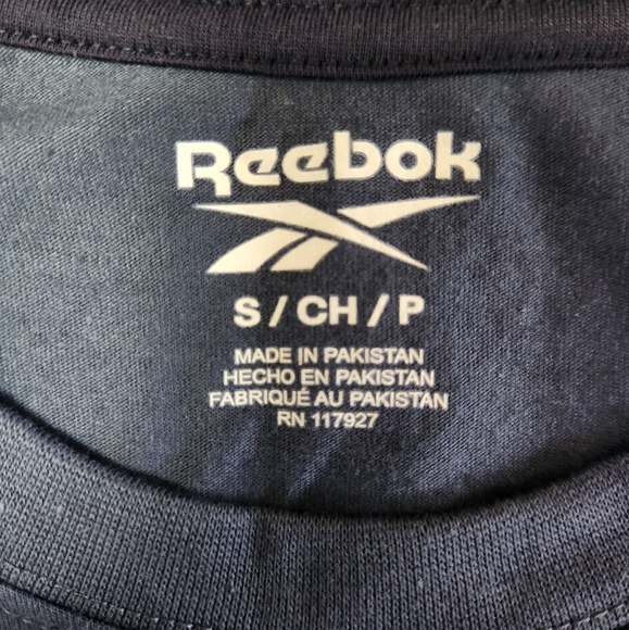 NWT Men's Reebok Fader Blocked Graphic Logo Tee in Washed Indigo Blue - Picture 2 of 6